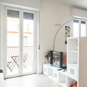 Youhosty - 25 Aprile 5 Apartment Milan